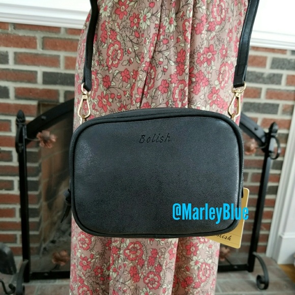 $8 ⭐️ Small Zipper Black Crossbody - Picture 1 of 8